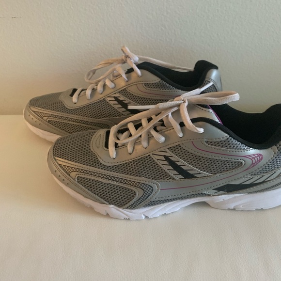 💝3/$40 sneakers for woman - Picture 6 of 6